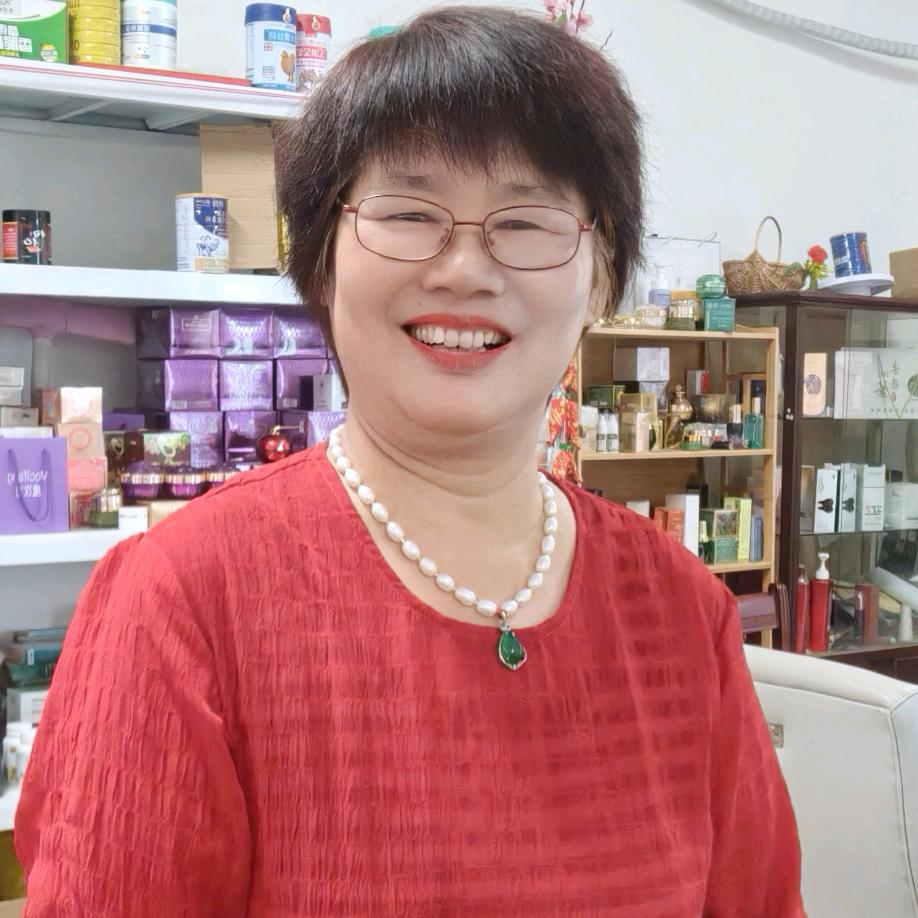 杨二姐橱窗里有好物推荐。