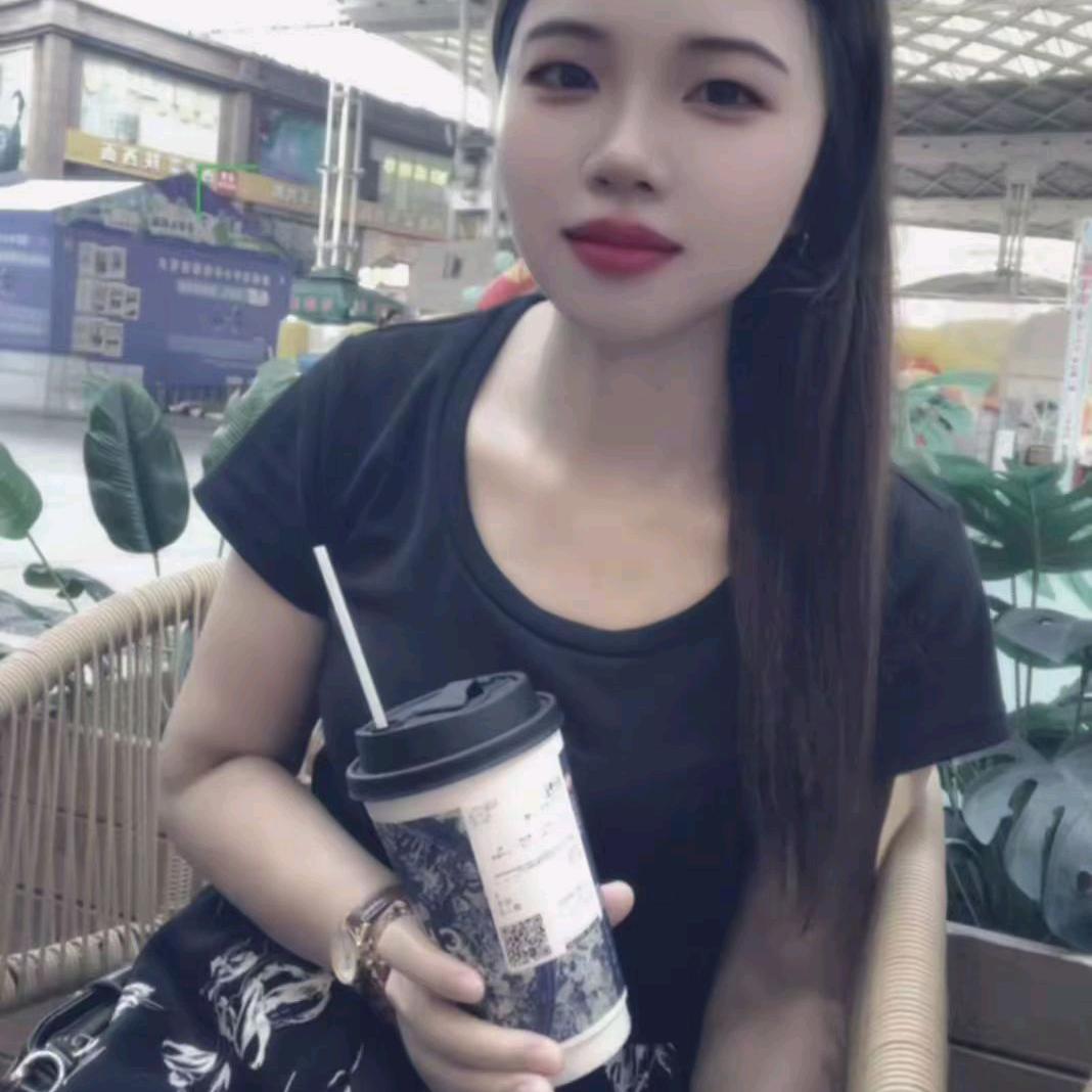 李依