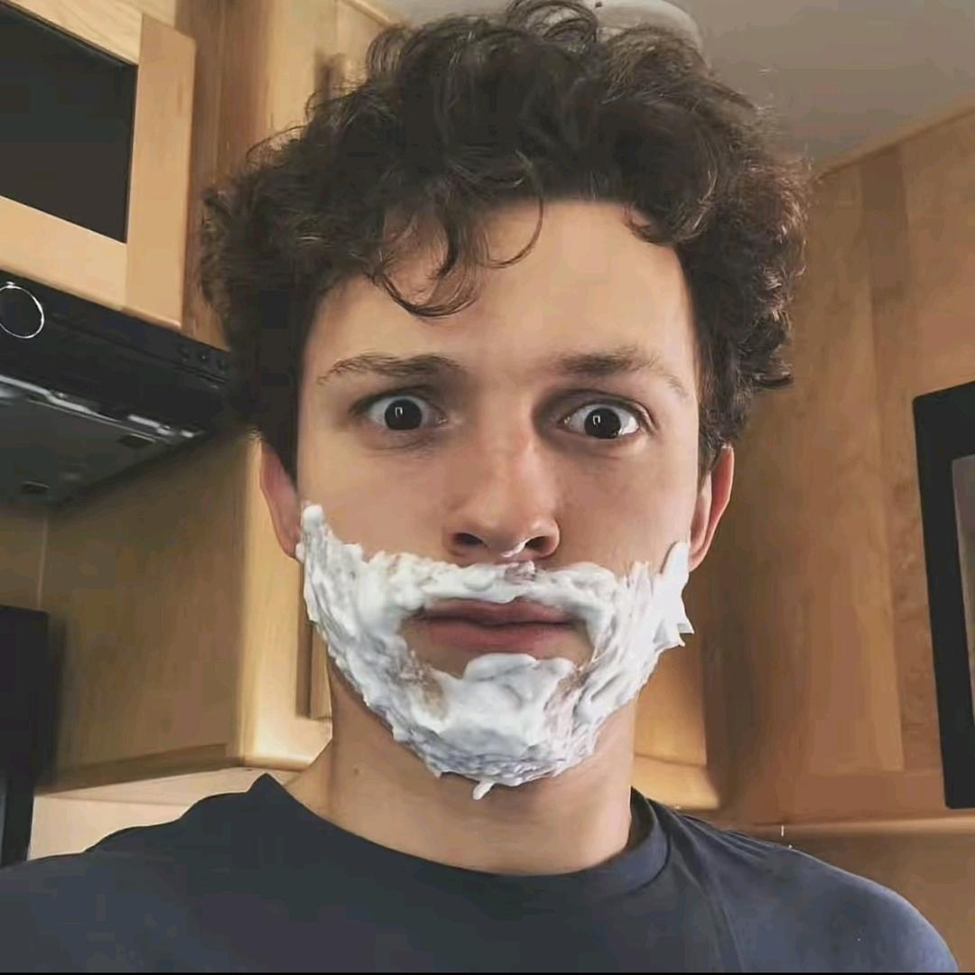 人傻嘴不甜长得不帅还没钱