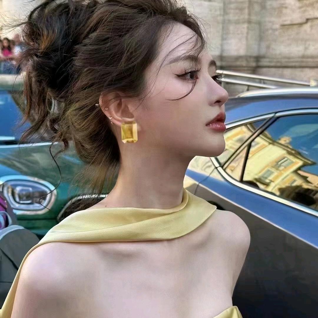蜜儿་