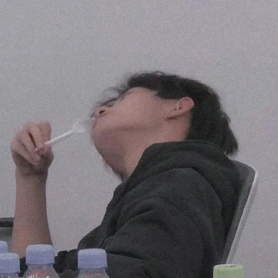 楽怡.