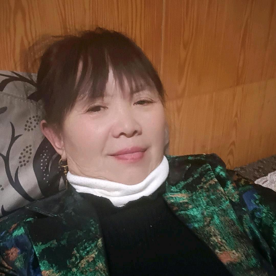 女