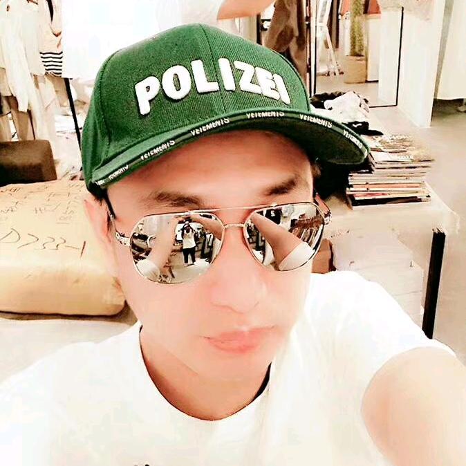 Black donkey🍄中外籍演艺