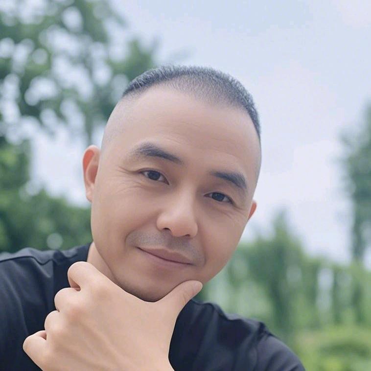 军哥（娄底大市场985童装）