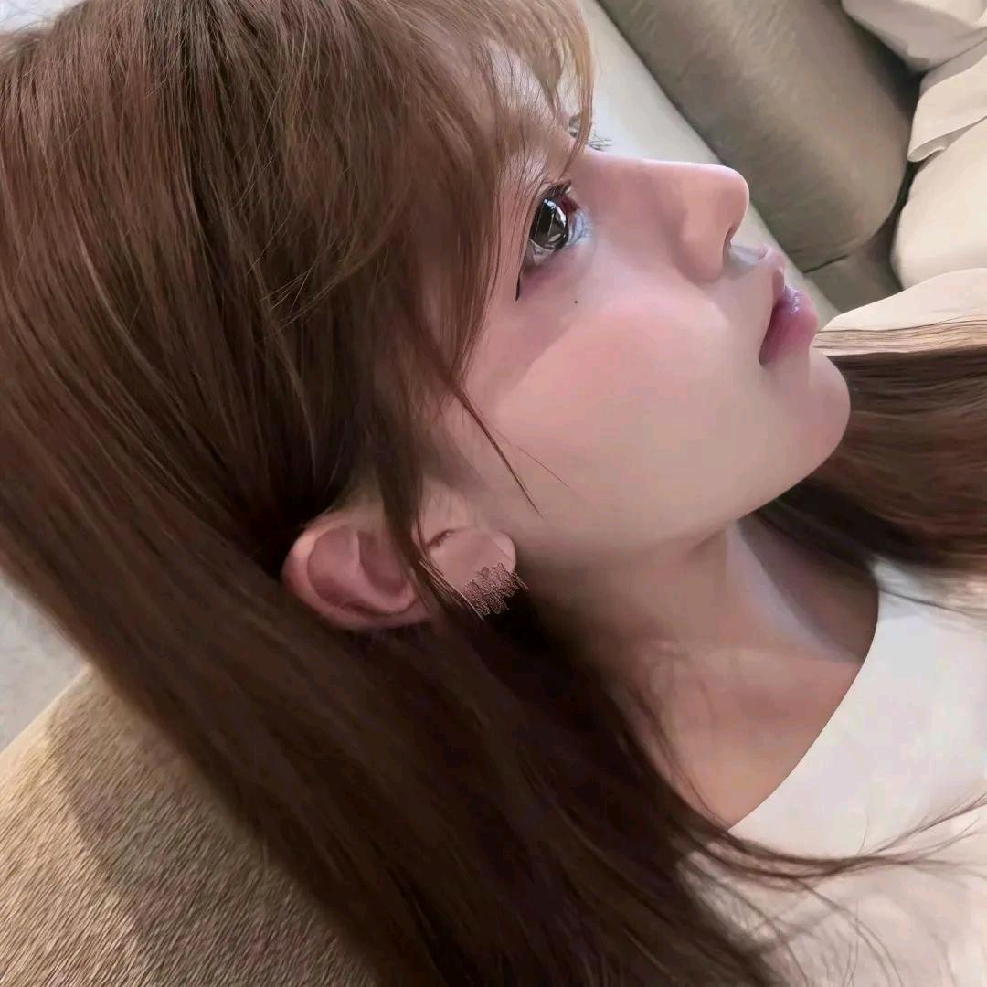 ㅤㅤ这世界像块冰.