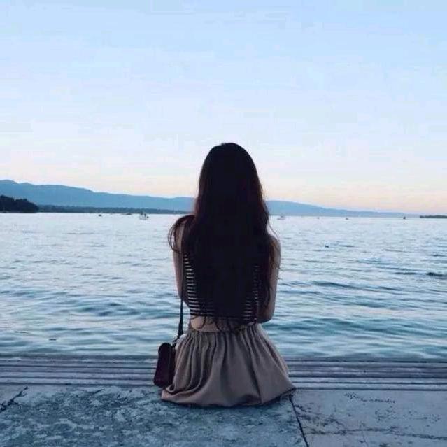 唯依派时尚男女装橱窗