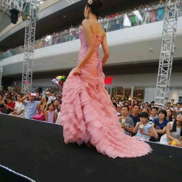 苏苏屏山上品居纸上烤鱼