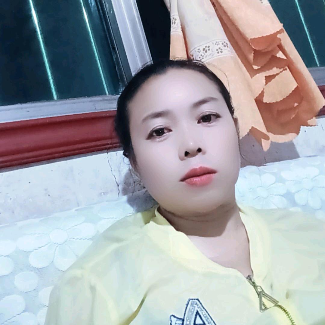 杨天容