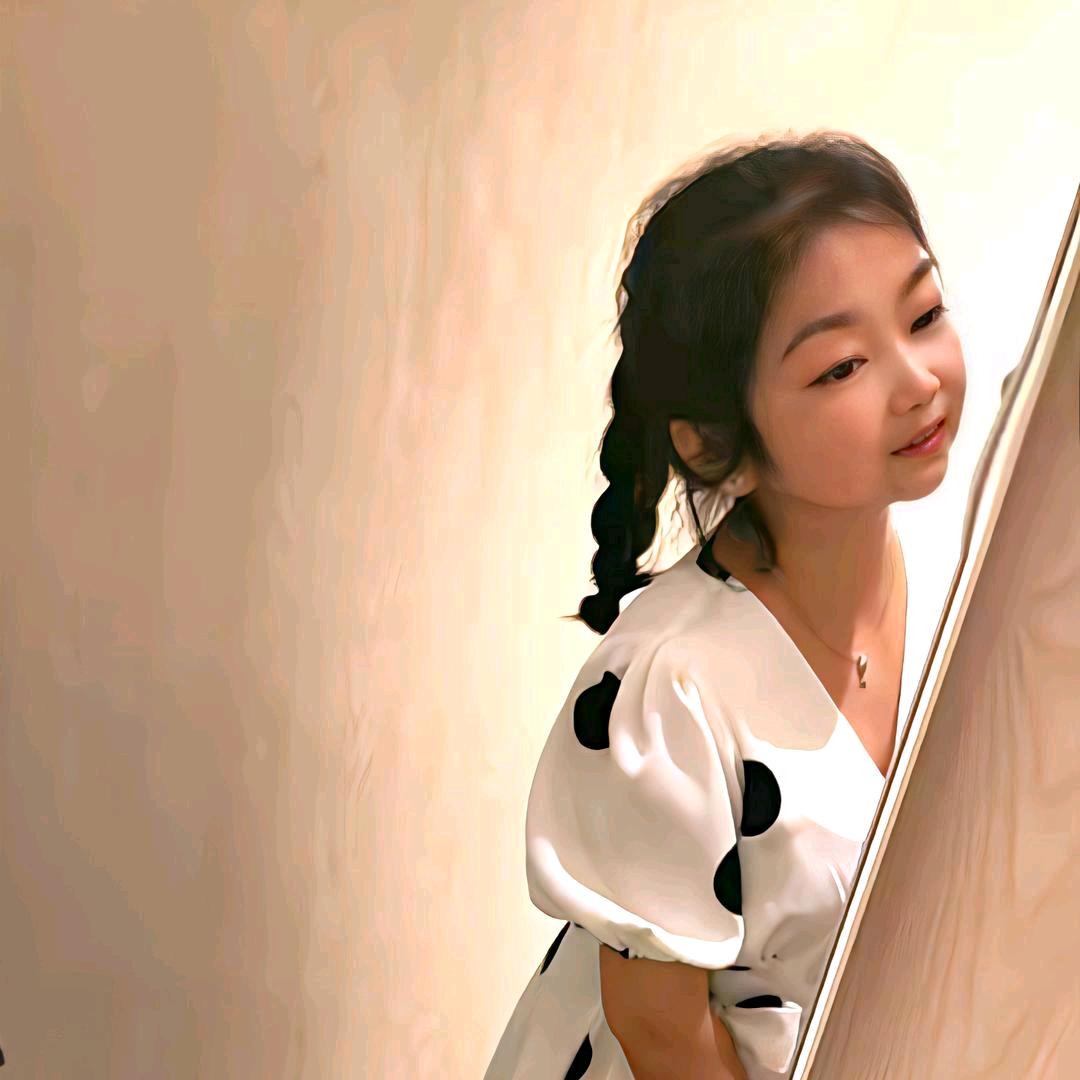 小梅吖 .𖤣𖥧𖥣｡*