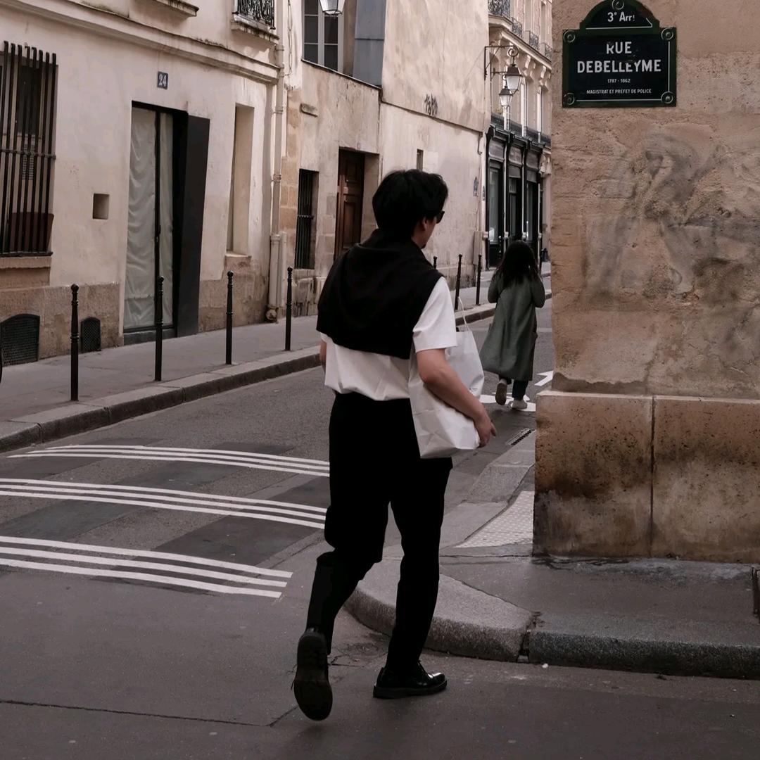 🌈🦁 William  Art