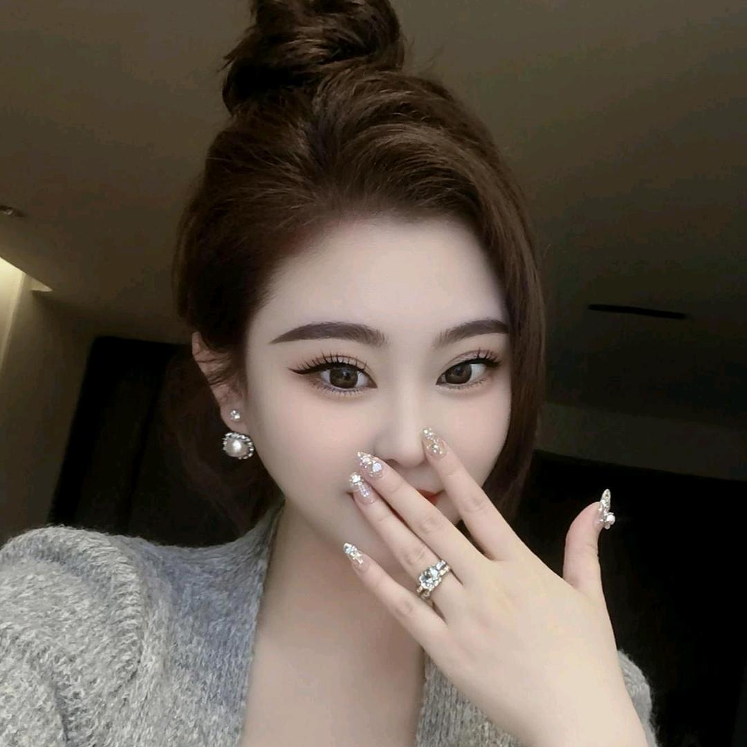 浅浅一笑😘💋🌹