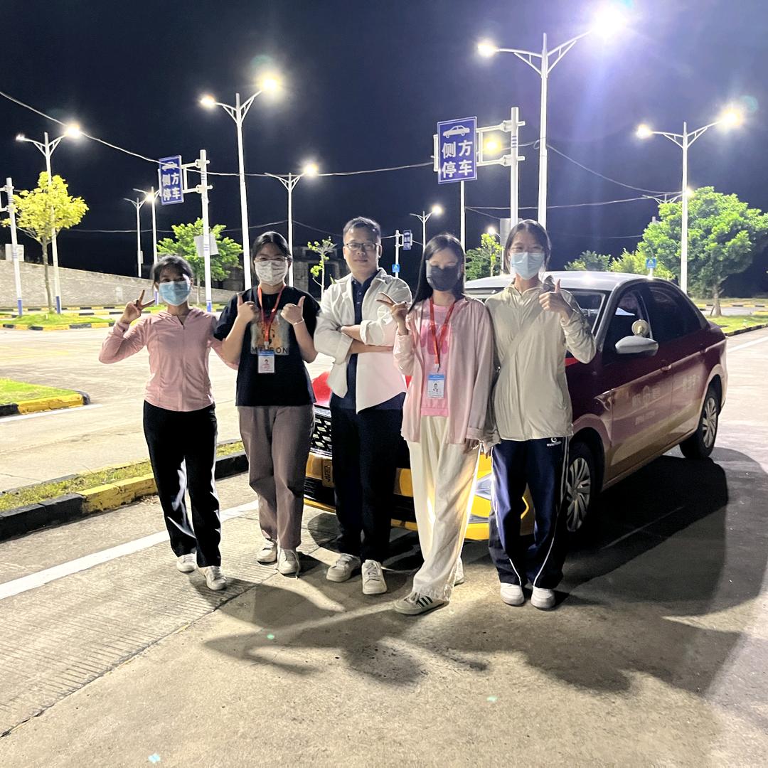 重生在化州做教练（吴康君）