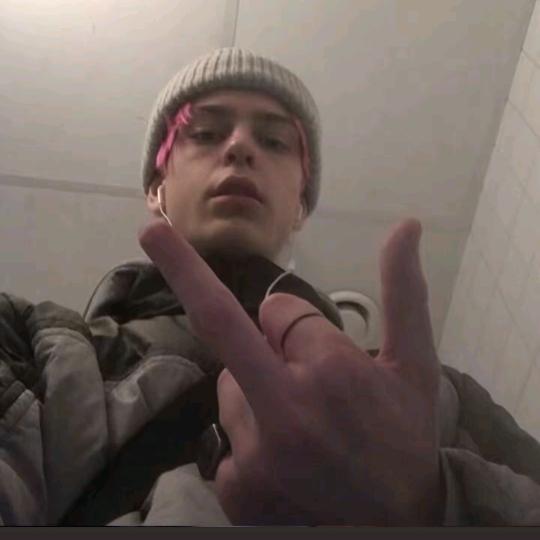 俄罗斯铁轨的冰冷鼻嘎