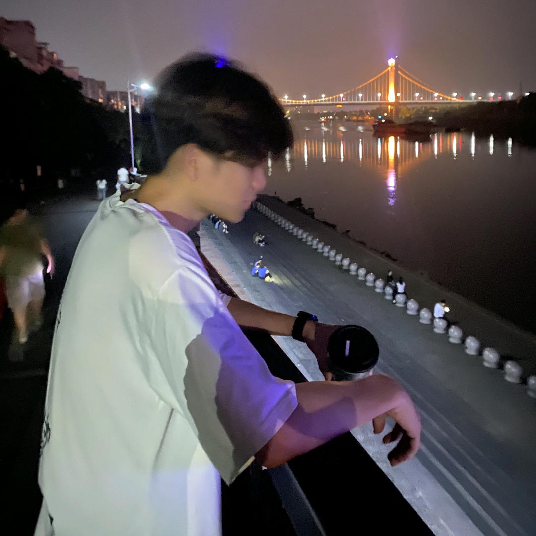 林深见陆(๑><๑）