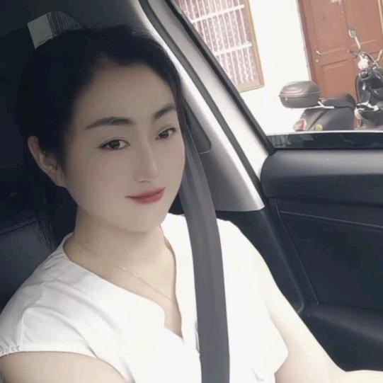 欢欢.