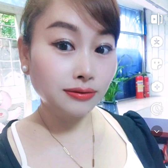 水中月
