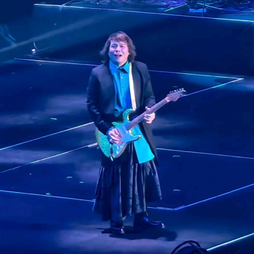 从小爱看球