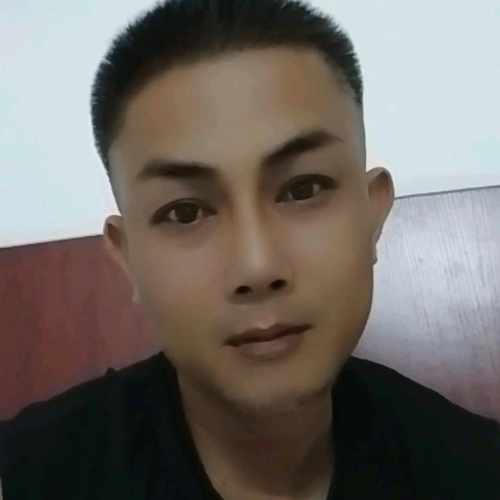 辉