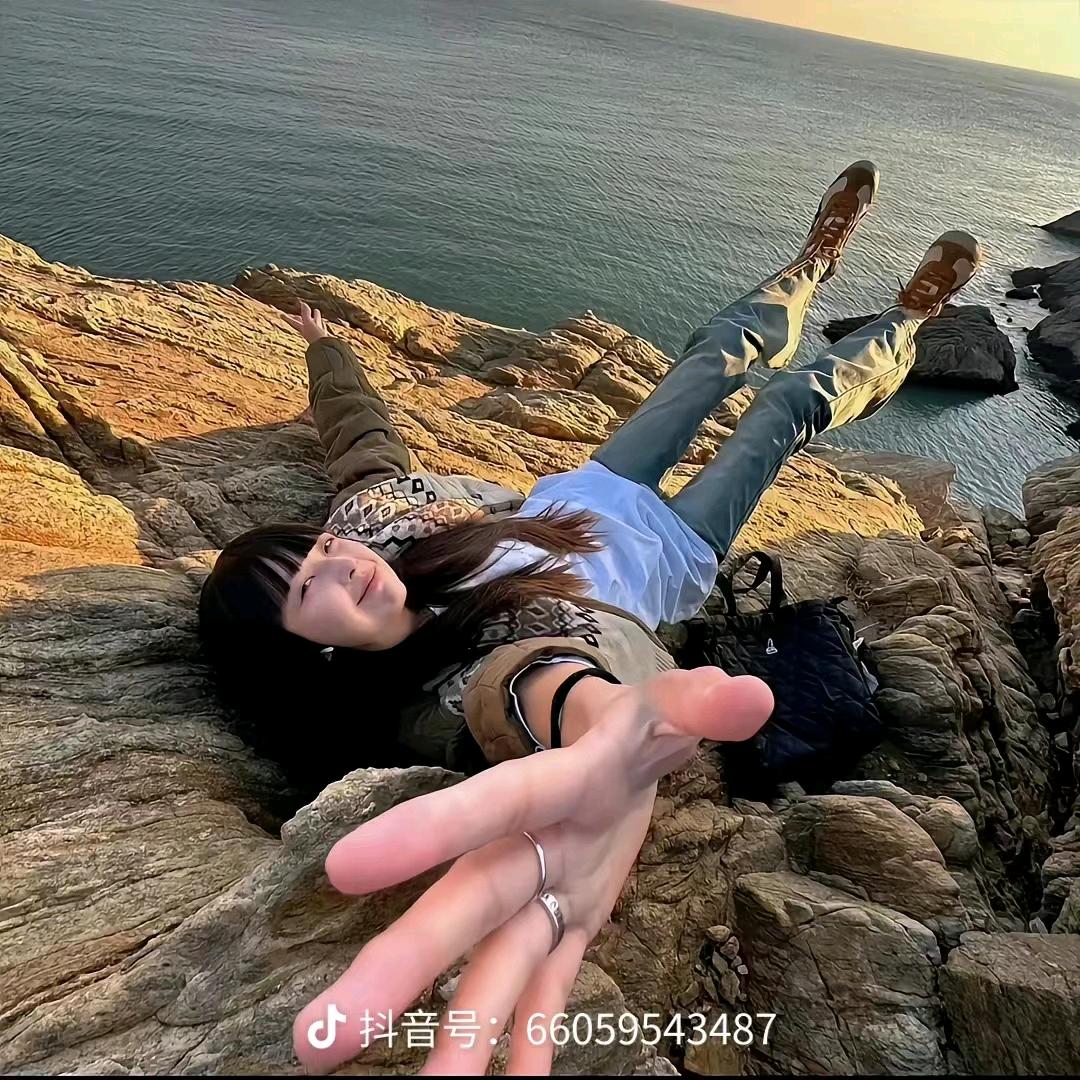 玲丽头像