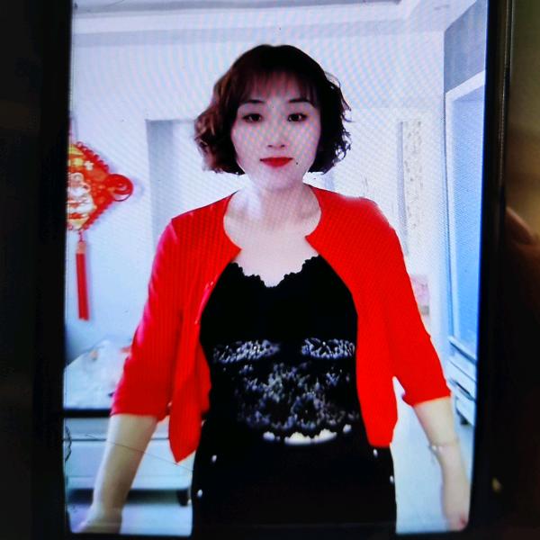 幸运姐晚上9点10分开播.逗笑撒球主播