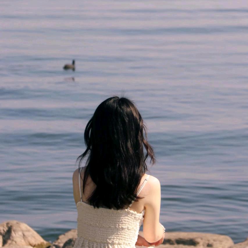 小猫爱吃鱼≽^•༚•