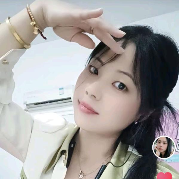 纯情小姐姐