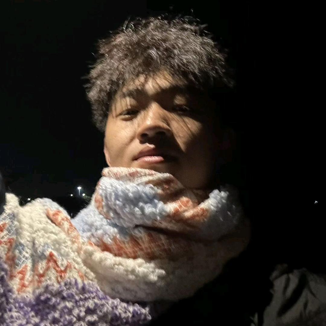 爱游泳的凶教练