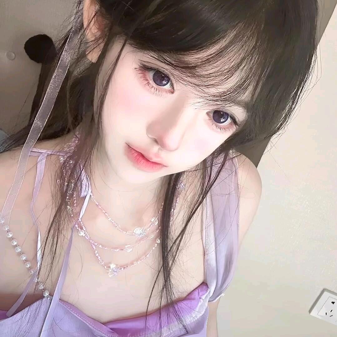 午夜性感忧郁母蟑螂