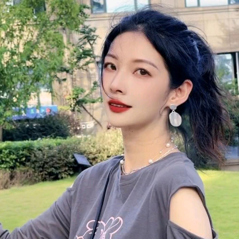马小姐女装配饰集合店