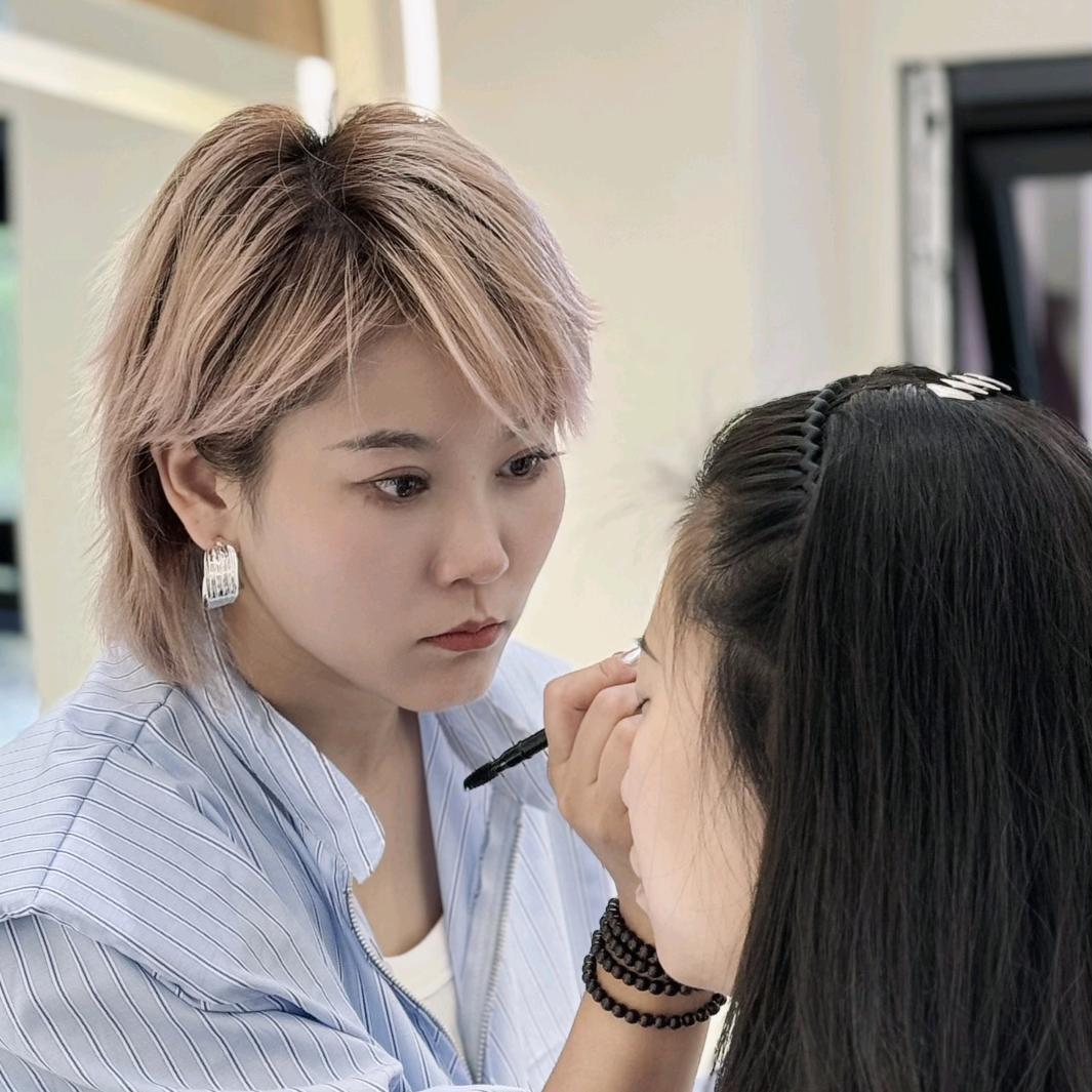 长治琢美眉型设计  李院长