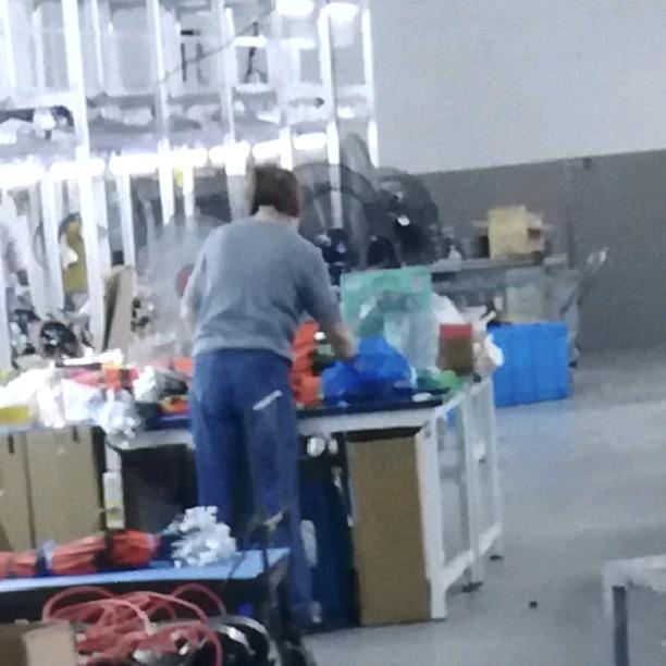 爱耍酷的乄帅小伙