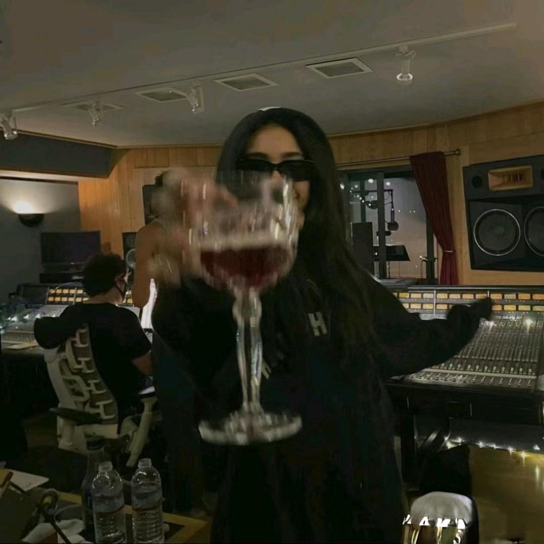 玩抽象的牛老师