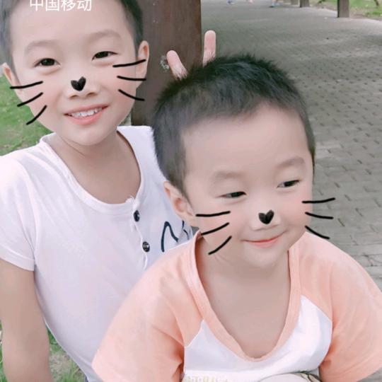两儿子的麻麻