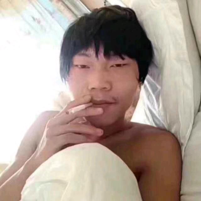 陌。