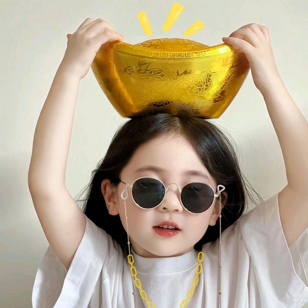 贪吃爱玩的布朗熊🧸