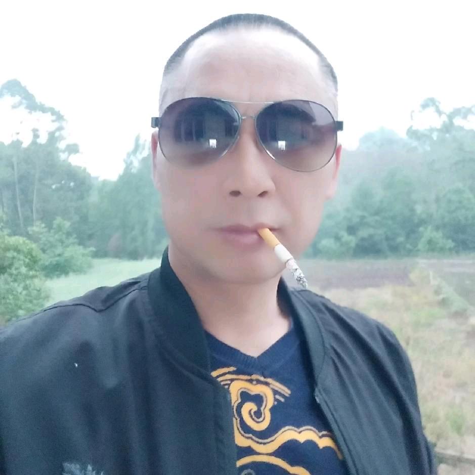 通讯录好友！王老五.关注了你