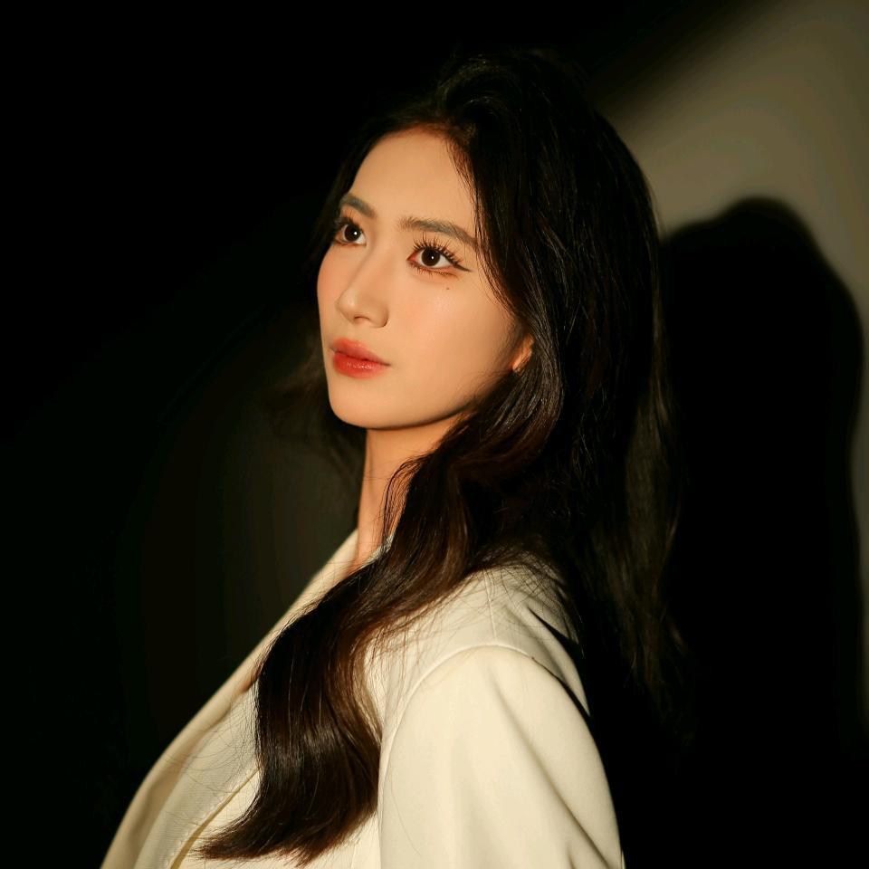 E-mma（赵熙文）