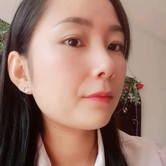 云淡风轻（小梅子）