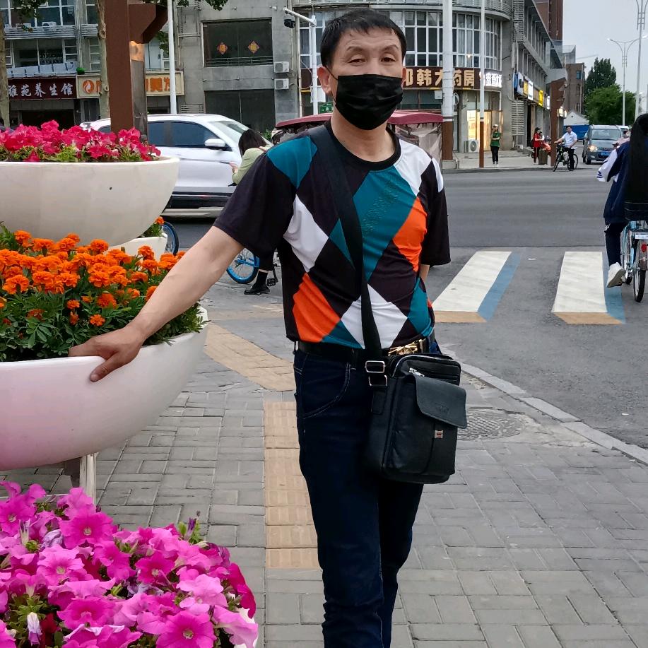 天上一朵花不美丽