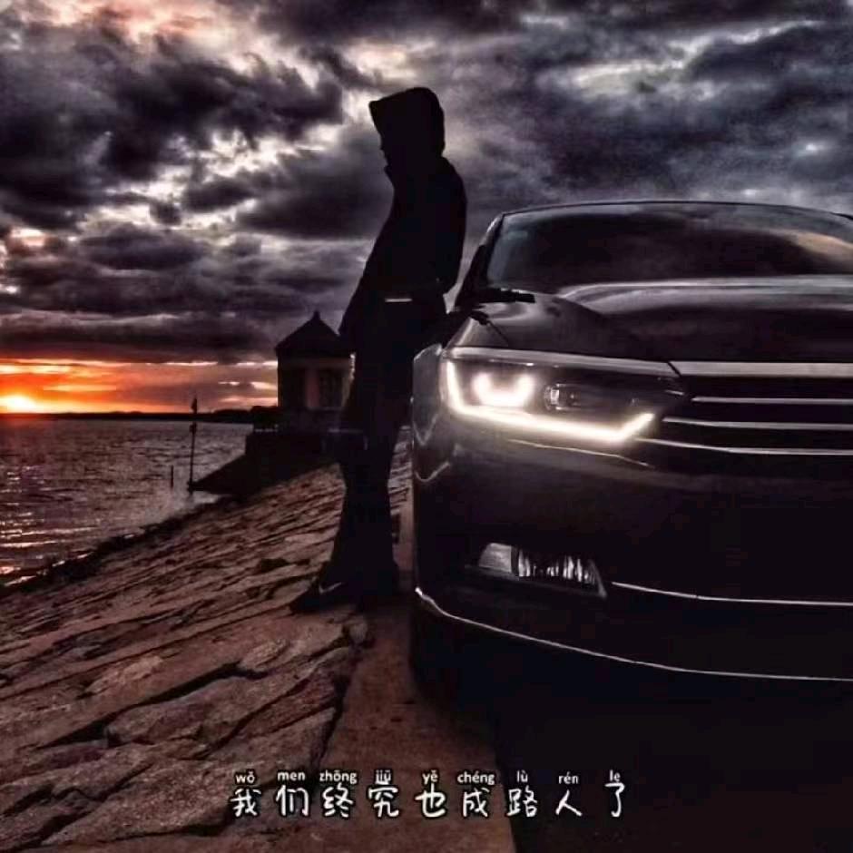 不会骑摩托艇的小孫