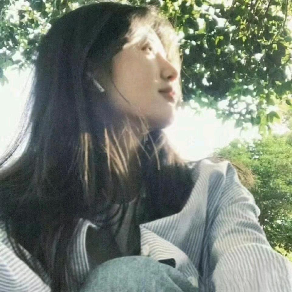 三三头像