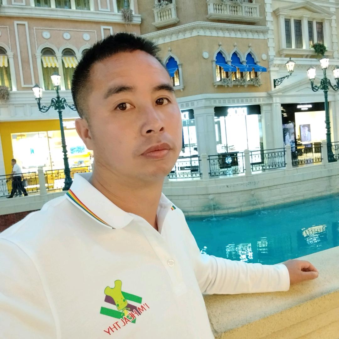 我卖玛丽艳需要化妆品联系我