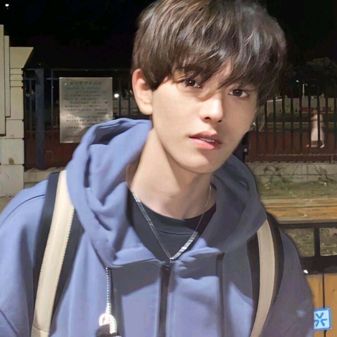 𝒳𝒴.嘻嘻✨