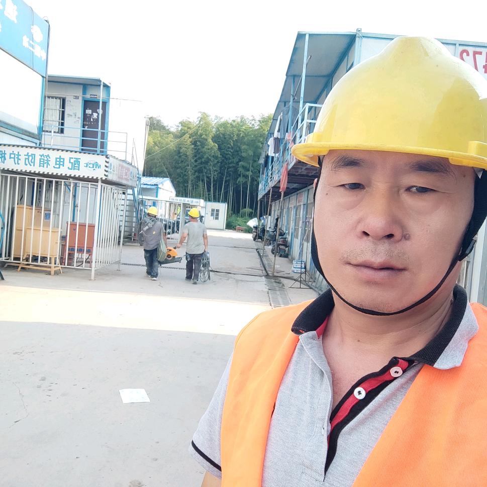 工地武哥2。(早上6:30)