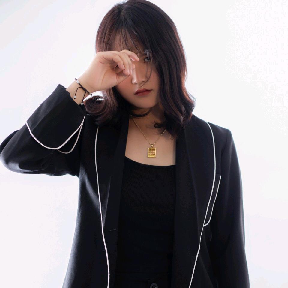 卖窗帘的小姐姐👧