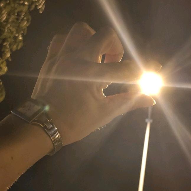 空白。