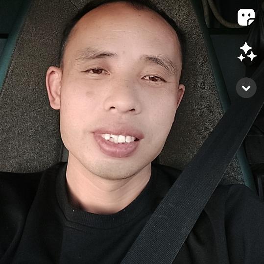 老雷和金豆银豆的卡车生活