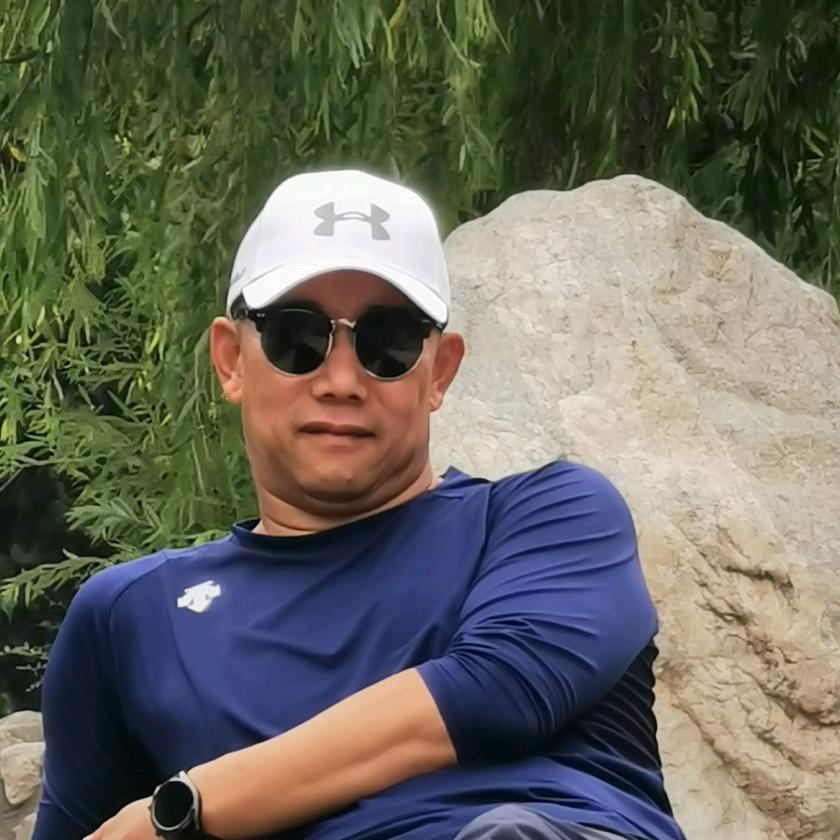 山东小牛体育游泳～赵教练