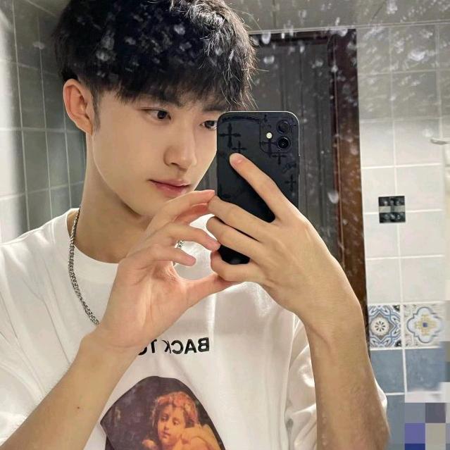 ᝰᧁꫀꪑⅈꪀⅈ