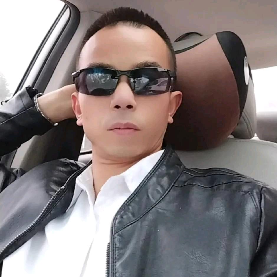叼着烟看日出